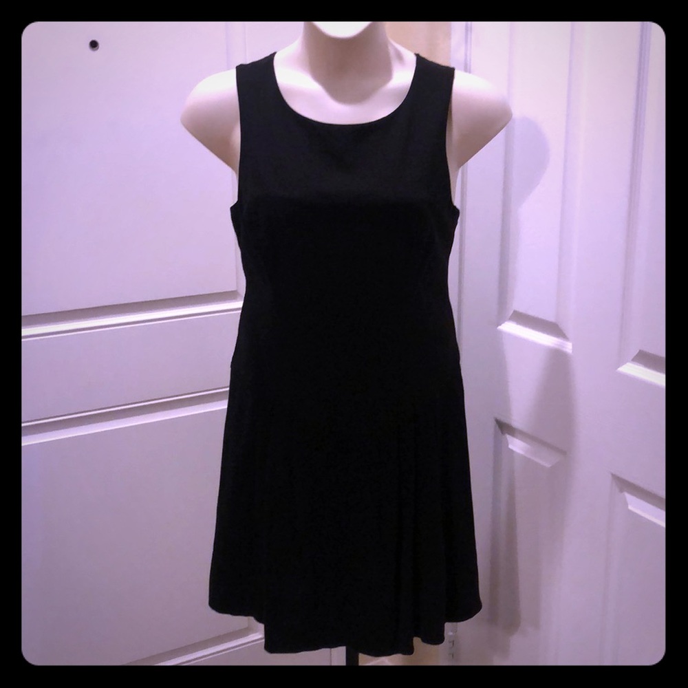 🍾LBD WHITE HOUSE BLACK MARKET DRESS🎊